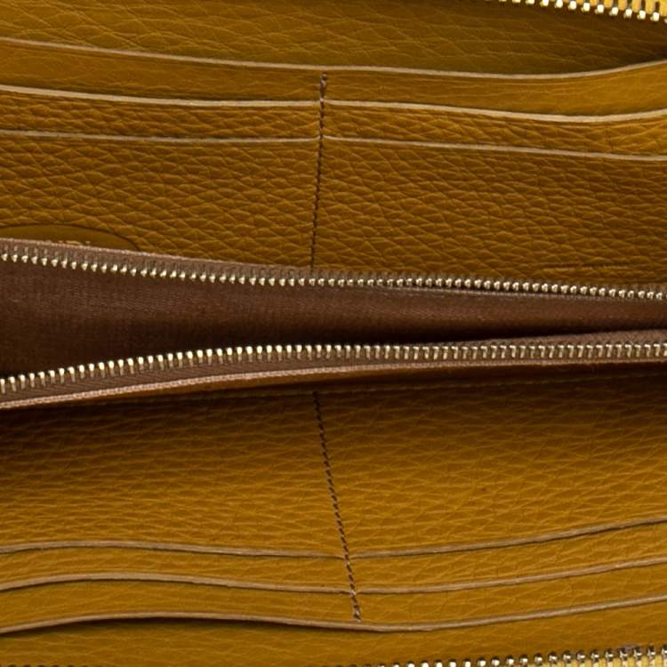 مملوكة مسبقًا Fendi Yellow Leather Selleria Zip Around Wallet