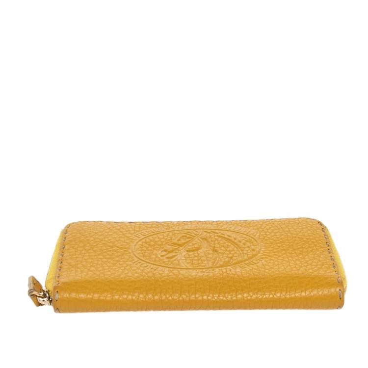 مملوكة مسبقًا Fendi Yellow Leather Selleria Zip Around Wallet