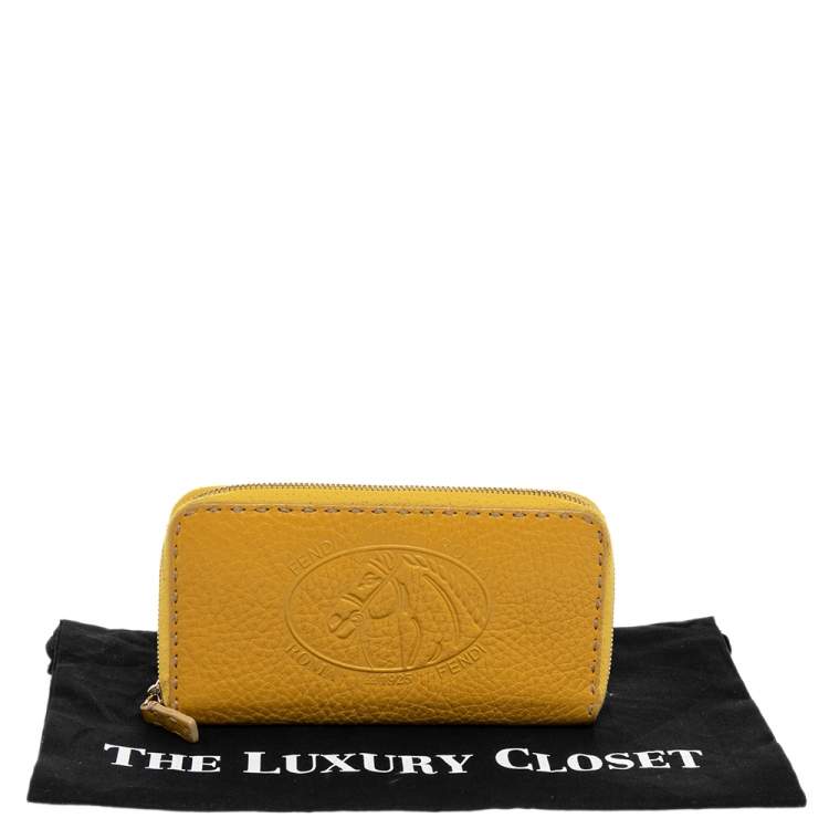 مملوكة مسبقًا Fendi Yellow Leather Selleria Zip Around Wallet