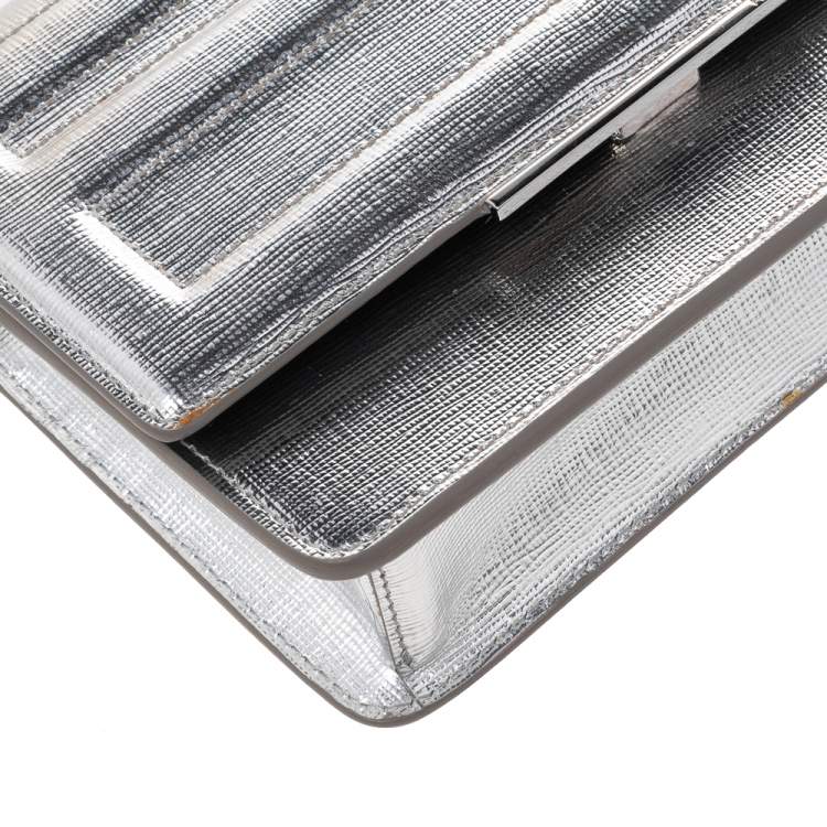 مملوكة مسبقًا Fendi Metallic Silver Leather Tube Wallet On Chain