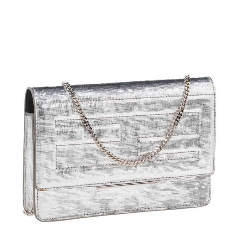 مملوكة مسبقًا Fendi Metallic Silver Leather Tube Wallet On Chain