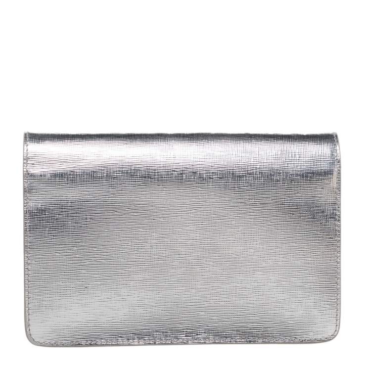 مملوكة مسبقًا Fendi Metallic Silver Leather Tube Wallet On Chain
