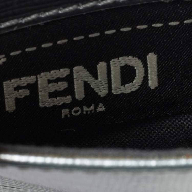 مملوكة مسبقًا Fendi Metallic Silver Leather Tube Wallet On Chain