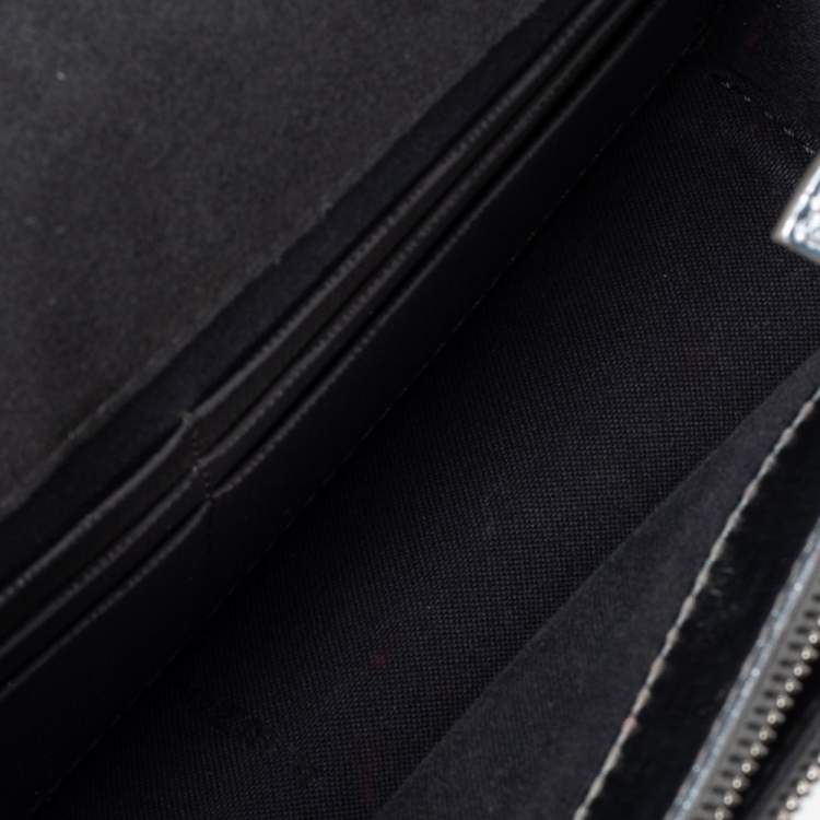 مملوكة مسبقًا Fendi Metallic Silver Leather Tube Wallet On Chain