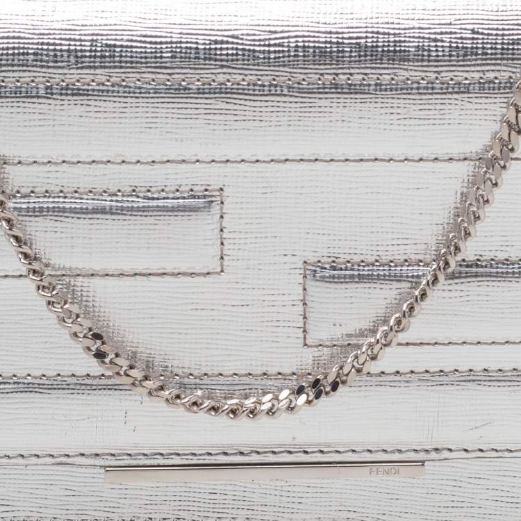 مملوكة مسبقًا Fendi Metallic Silver Leather Tube Wallet On Chain