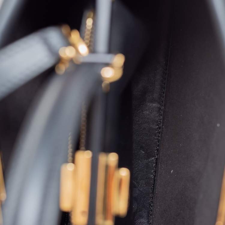 مملوكة مسبقًا Fendi Black Leather Medium Peekaboo Top Handle Bag