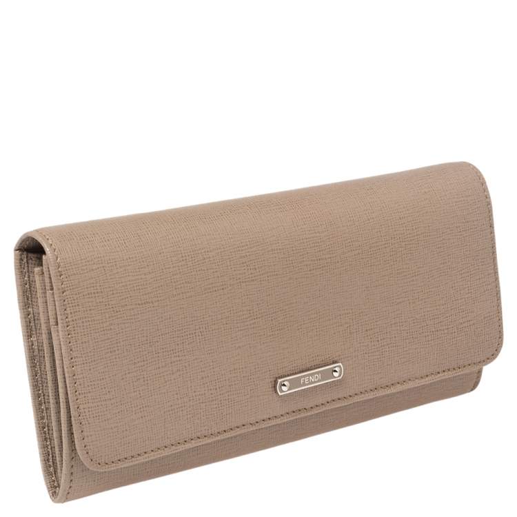 Pre Owned Fendi Beige Leather Crayons Continental Wallet