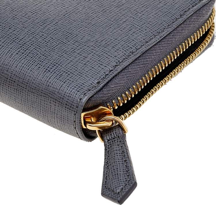 Pre Owned Fendi Grey Leather Zip Around Continental Wallet