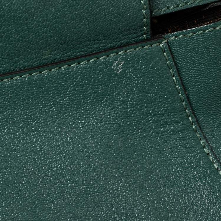 Pre Owned Fendi Green Leather Large Peekaboo Top Handle Bag