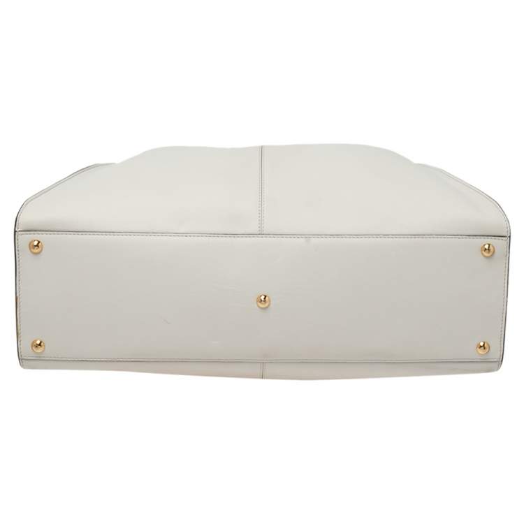 مملوكة مسبقًا Fendi White Leather Medium Peekaboo X Lite Top Handle Bag