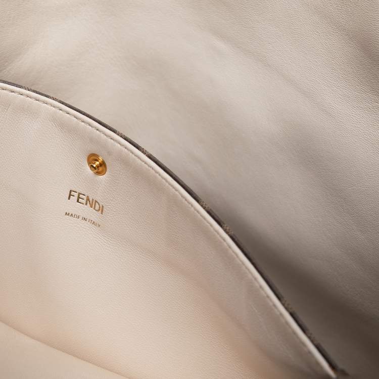 مملوكة مسبقًا Fendi White Leather Medium Peekaboo X Lite Top Handle Bag