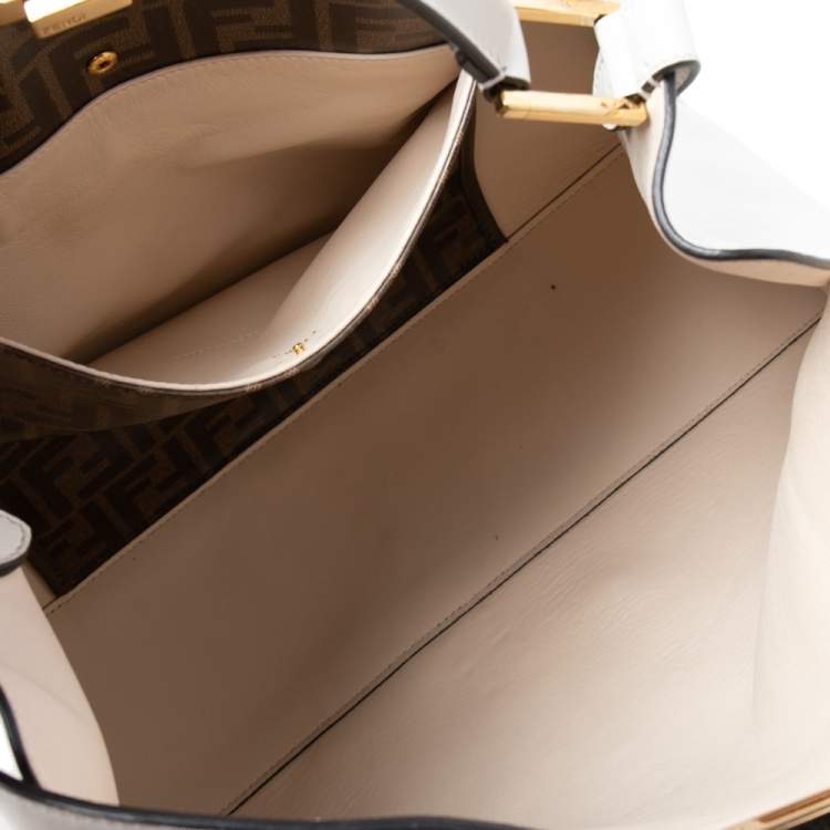 مملوكة مسبقًا Fendi White Leather Medium Peekaboo X Lite Top Handle Bag