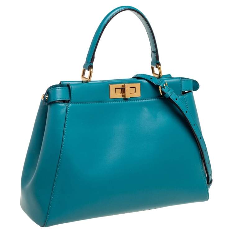 Pre Owned Fendi Green Leather Medium Peekaboo Top Handle Bag