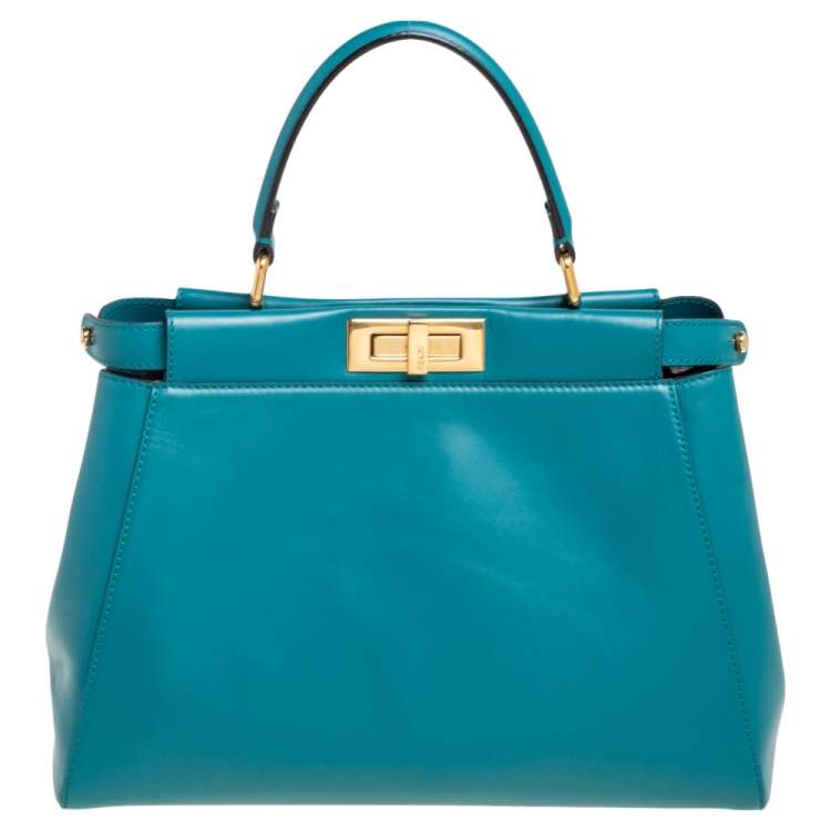 Pre Owned Fendi Green Leather Medium Peekaboo Top Handle Bag