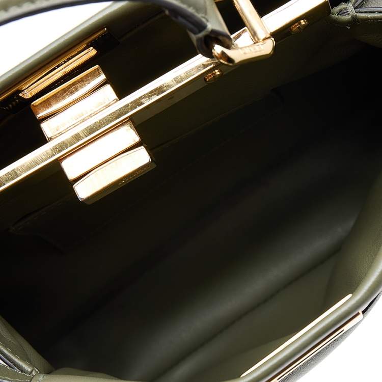 Pre Owned Fendi Green Leather Peekaboo Top Handle Bag
