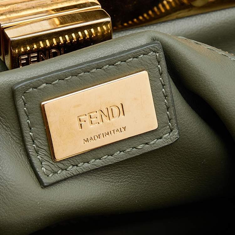 Pre Owned Fendi Green Leather Peekaboo Top Handle Bag