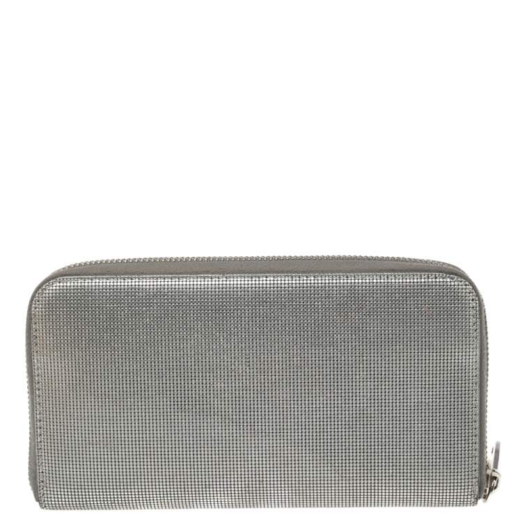 Pre Owned Fendi Silver Textured Leather Zip Around Continental Wallet