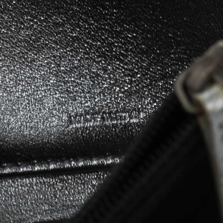 Pre Owned Fendi Silver Textured Leather Zip Around Continental Wallet