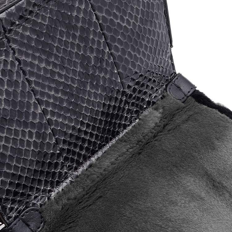 Pre Owned Fendi Blue/Black Python Leather And Fur Micro Baguette Shoulder Bag