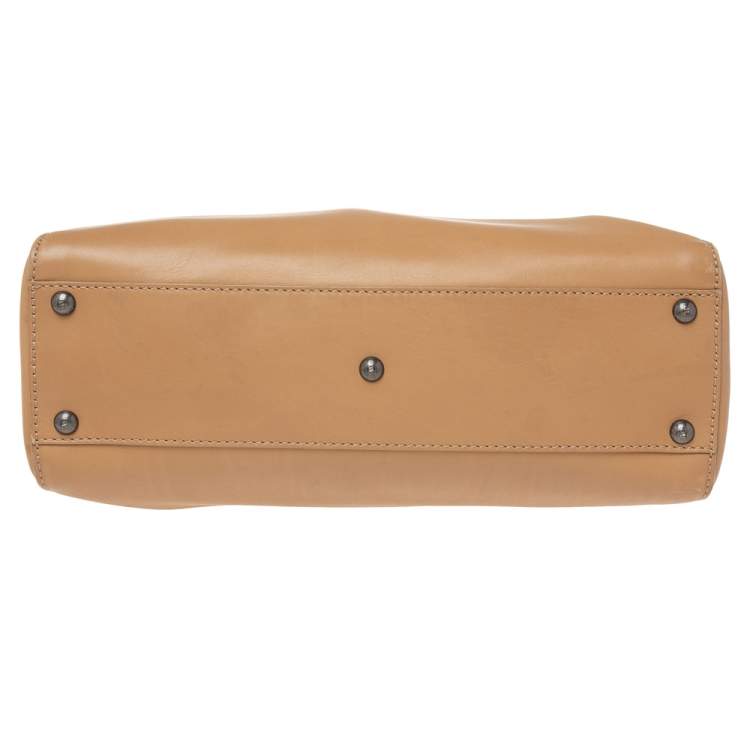 Pre Owned Fendi Beige Leather Medium Peekaboo Top Handle Bag