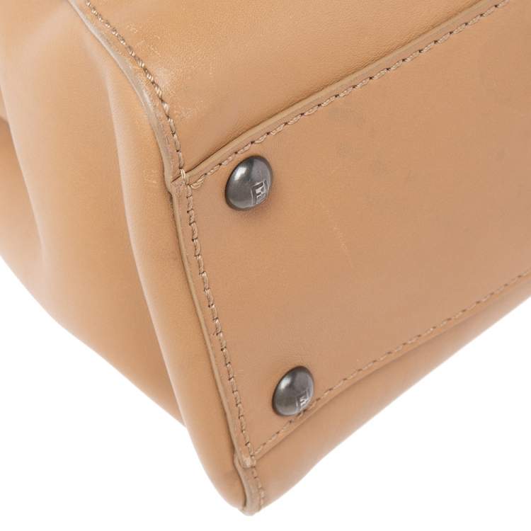 Pre Owned Fendi Beige Leather Medium Peekaboo Top Handle Bag