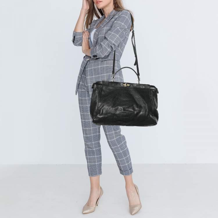 Pre Owned Fendi Black Leather Large Peekaboo Top Handle Bag