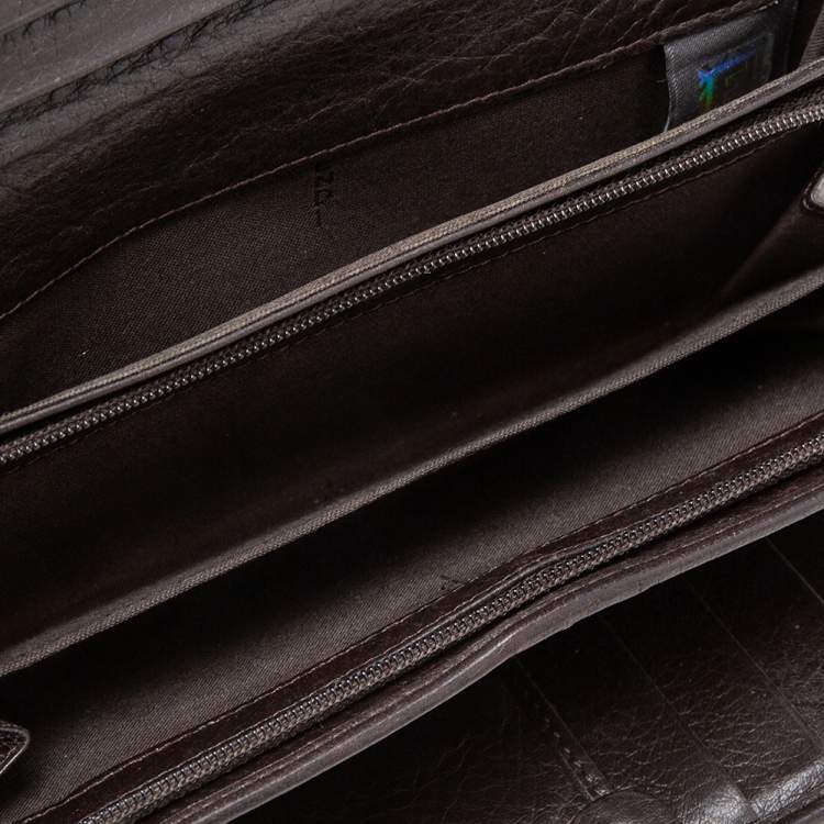 مملوكة مسبقًا Fendi Tobacco Zucca Canvas and Leather Flap Continental Wallet