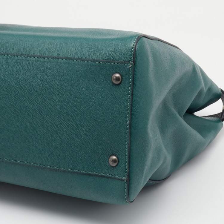 Pre Owned Fendi Green Leather Large Peekaboo Top Handle Bag