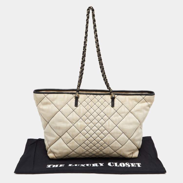 Pre Owned Fendi Cream/Black Zucca Quilted Canvas And Leather Roll Shopper Tote