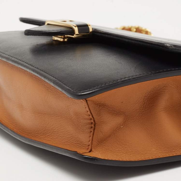 مملوكة مسبقًا Fendi Black/Tan Leather FF Flap Wallet On Chain 