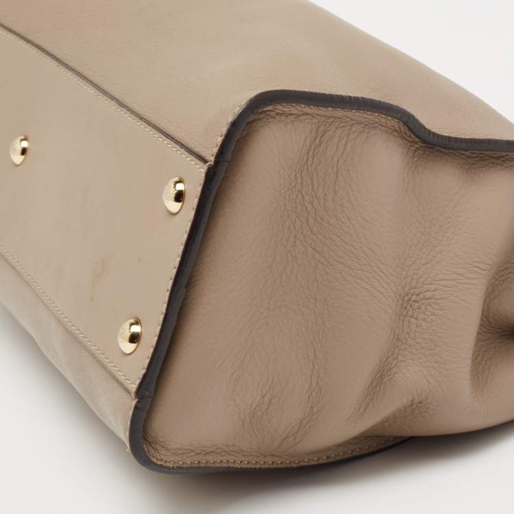 Pre Owned Fendi Beige Leather Medium Peekaboo Top Handle Bag