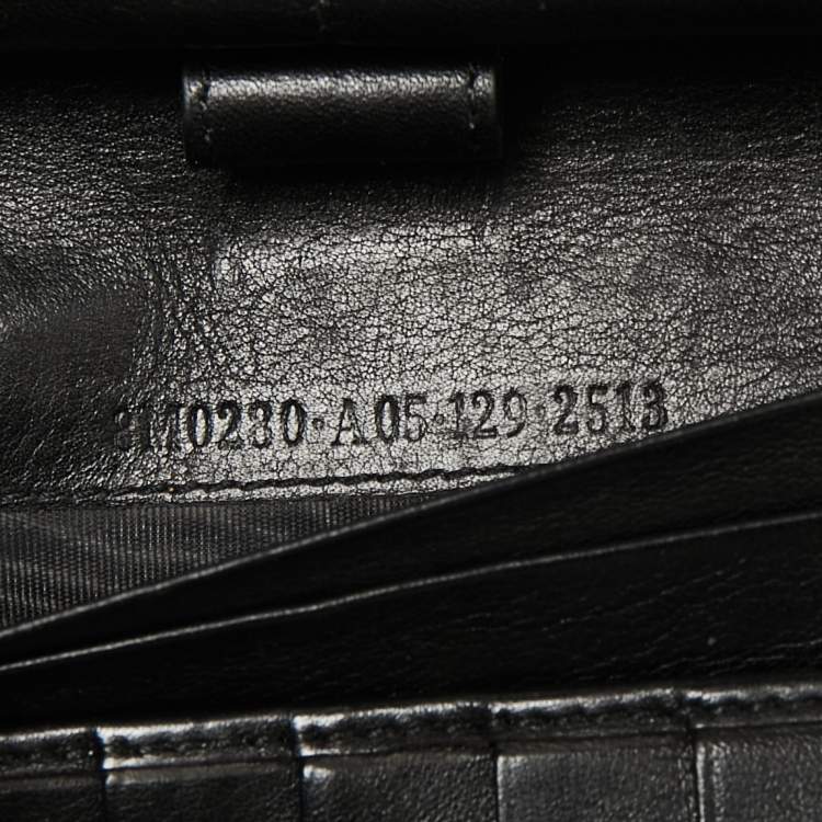 Pre Owned Fendi Black Patent Leather Zip Around Wallet