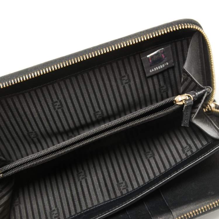 Pre Owned Fendi Black Patent Leather Zip Around Wallet