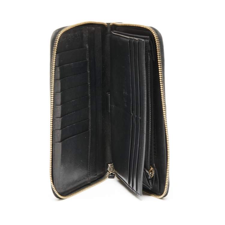 Pre Owned Fendi Black Patent Leather Zip Around Wallet
