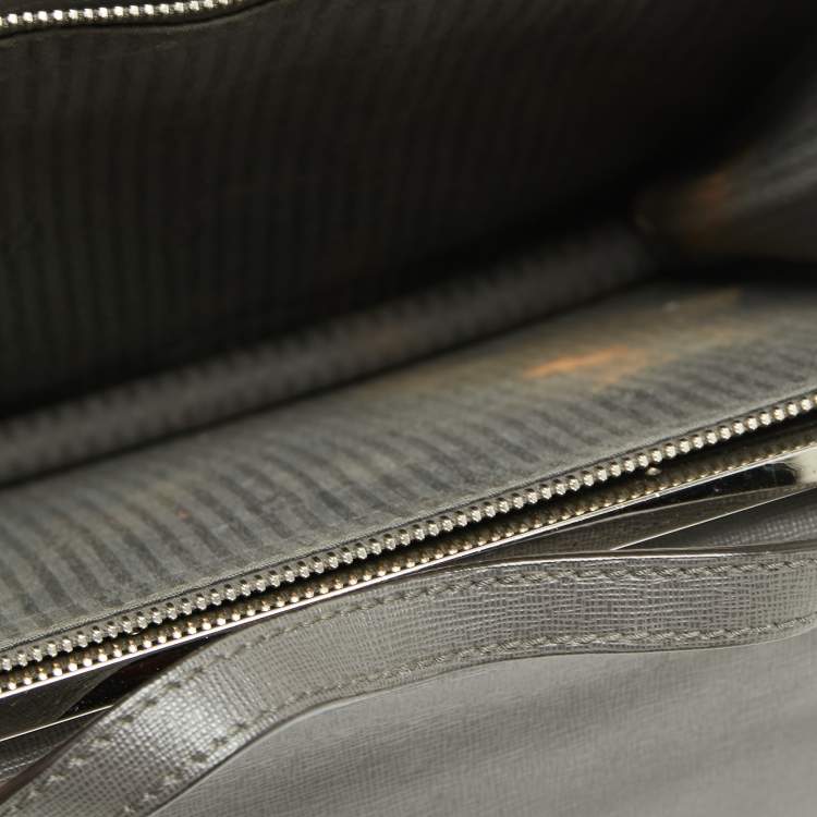 مملوكة مسبقًا Fendi Grey Textured Leather Small Demi Jour Top Handle Bag