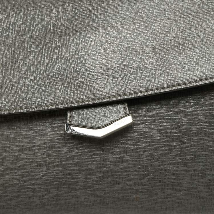 مملوكة مسبقًا Fendi Grey Textured Leather Small Demi Jour Top Handle Bag