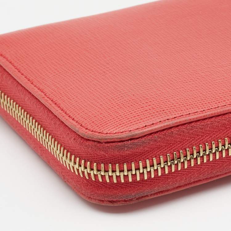 Pre Owned Fendi Coral Leather Crayons Zip Around Wallet