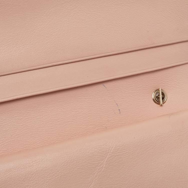 مملوكة مسبقًا Fendi Rose Gold Patent Leather Fendilicious Wallet On Chain