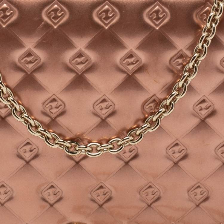 مملوكة مسبقًا Fendi Rose Gold Patent Leather Fendilicious Wallet On Chain