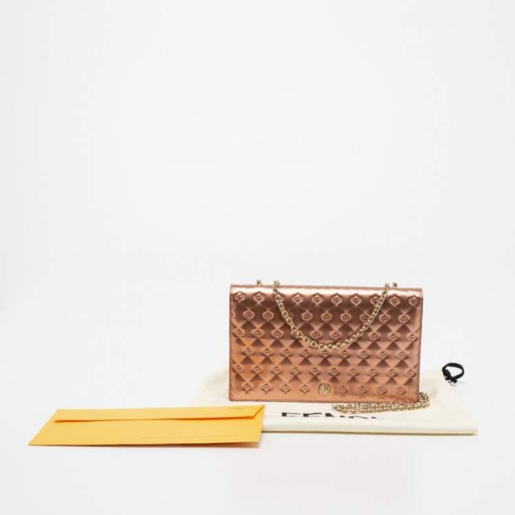 مملوكة مسبقًا Fendi Rose Gold Patent Leather Fendilicious Wallet On Chain