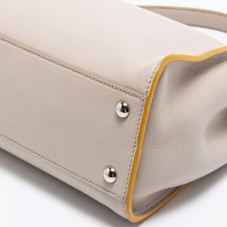 Pre Owned Fendi Light Beige Leather Peekaboo Medium Top Handle Bag