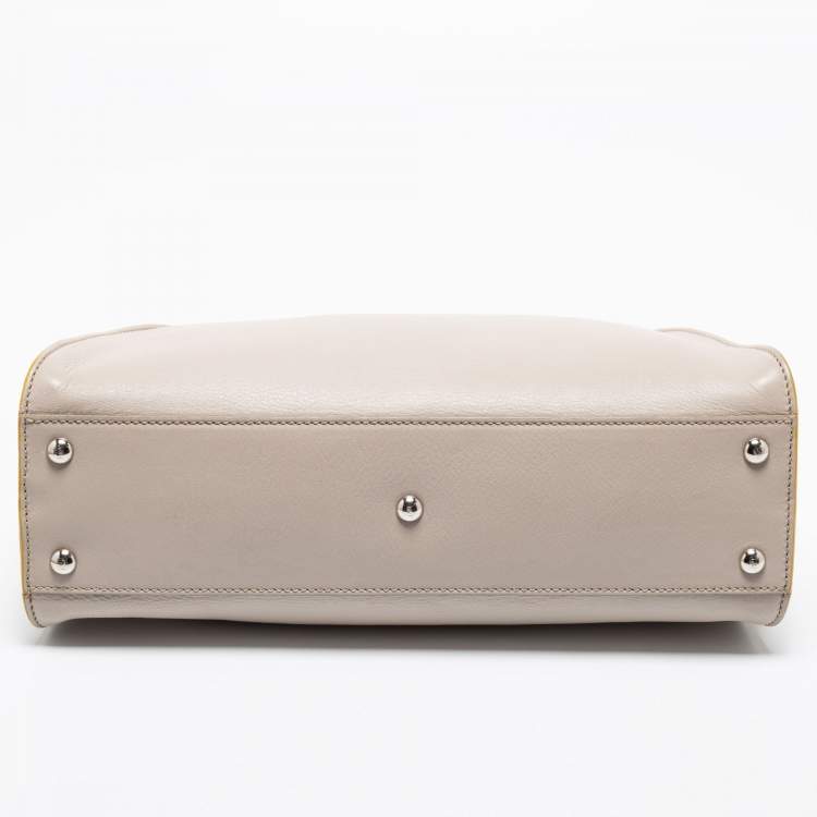 Pre Owned Fendi Light Beige Leather Peekaboo Medium Top Handle Bag