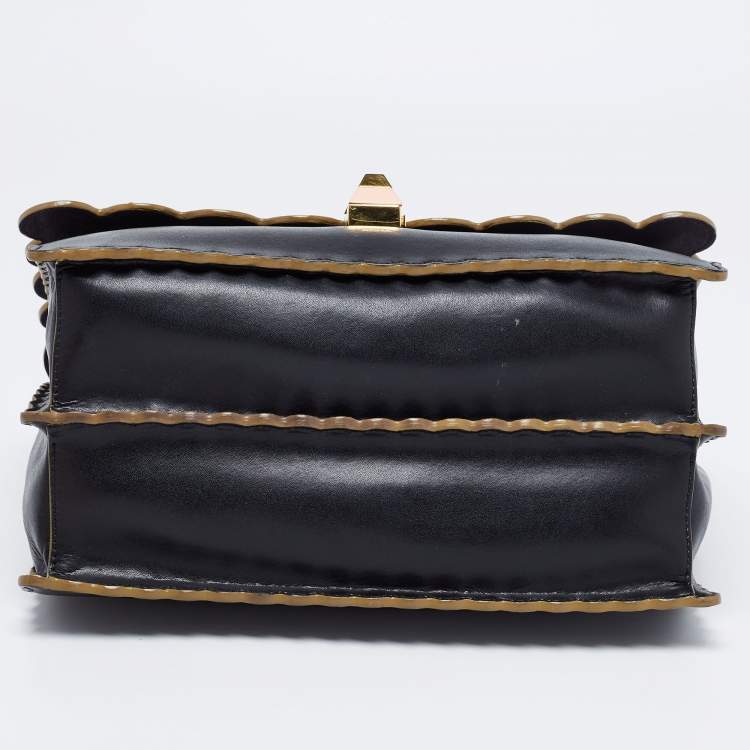 مملوكة مسبقًا Fendi Black Leather Kan I Shoulder Bag