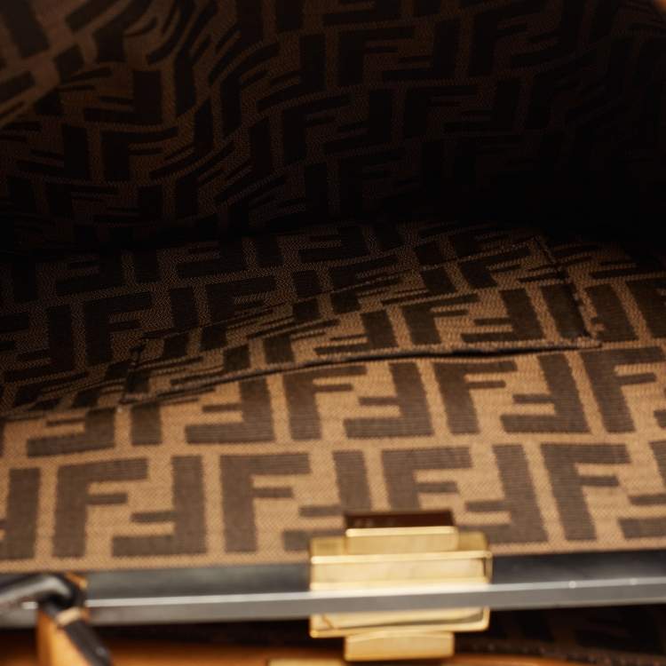 مملوكة مسبقًا Fendi Brown Leather Large Peekaboo Top Handle Bag
