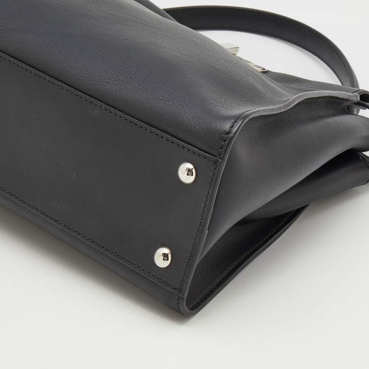 مملوكة مسبقًا Fendi Black Leather Medium Peekaboo Top Handle Bag