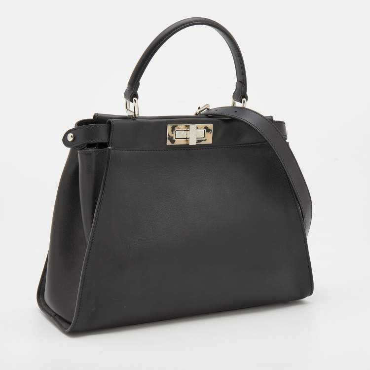 مملوكة مسبقًا Fendi Black Leather Medium Peekaboo Top Handle Bag