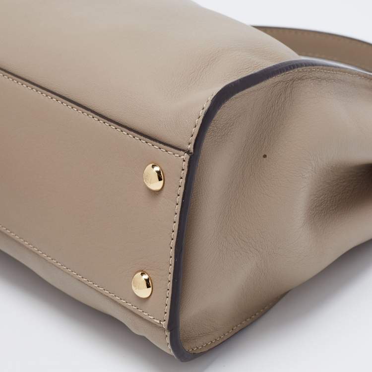 Pre Owned Fendi Beige Leather Peekaboo Medium Top Handle Bag