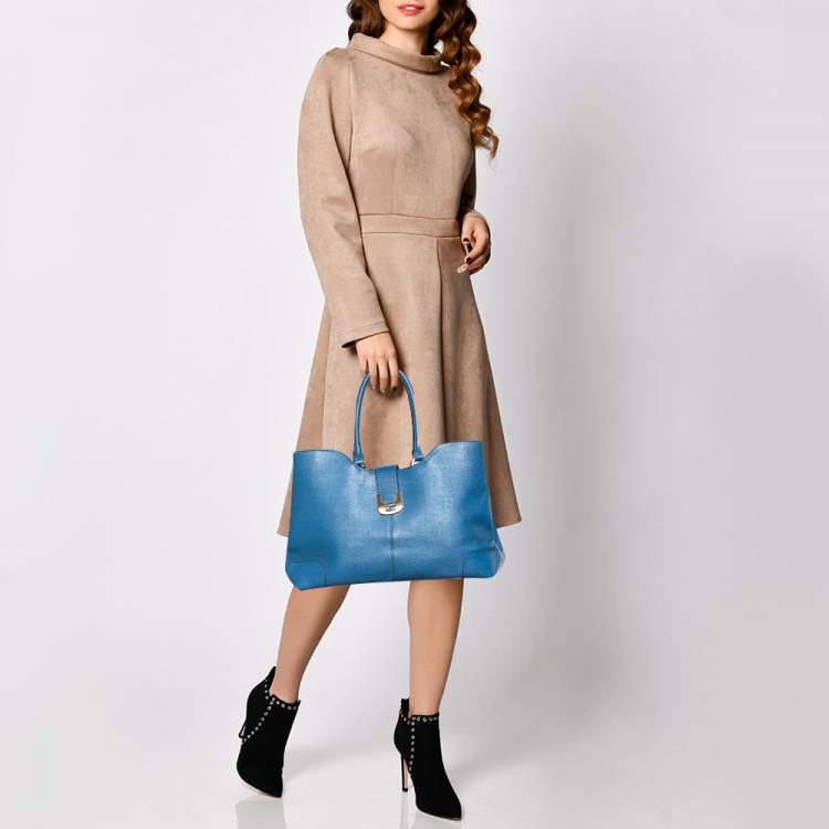 Pre Owned Fendi Blue Leather Chameleon Shopping Tote