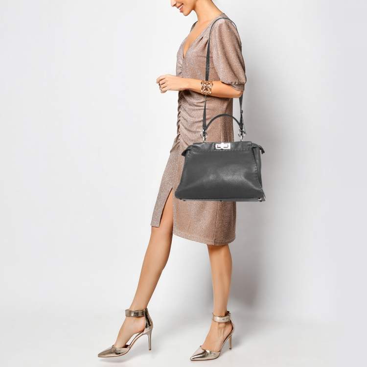 ハンドバッグ FENDI GREY LEATHER PEKABOO LARGE SOFT TOP HANDLE BAG Fendi Grey Leather Python Lined Large Peekaboo Top Handle
