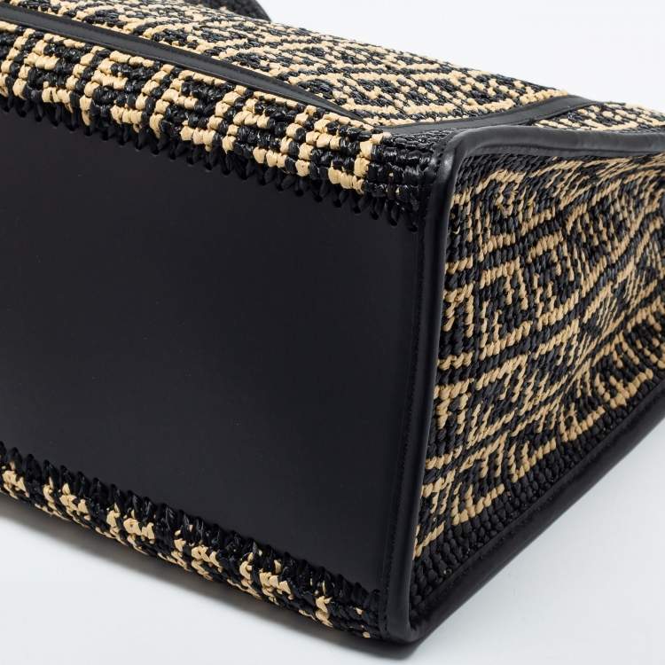 Pre Owned Fendi Black/Beige Woven Raffia and Leather Large Runaway Shopper Tote